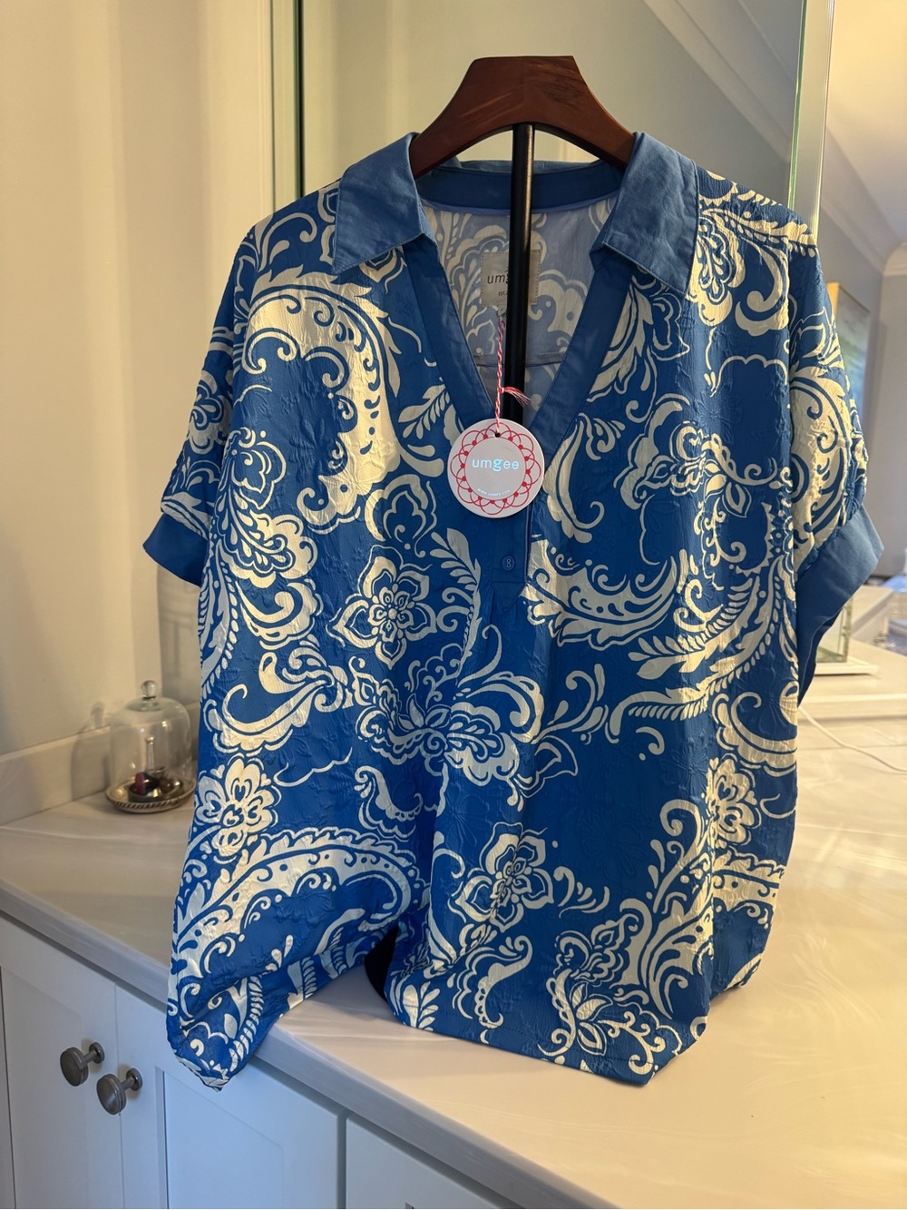 Umgee Blue & White Paisley Short Sleeve Button Down Shirt